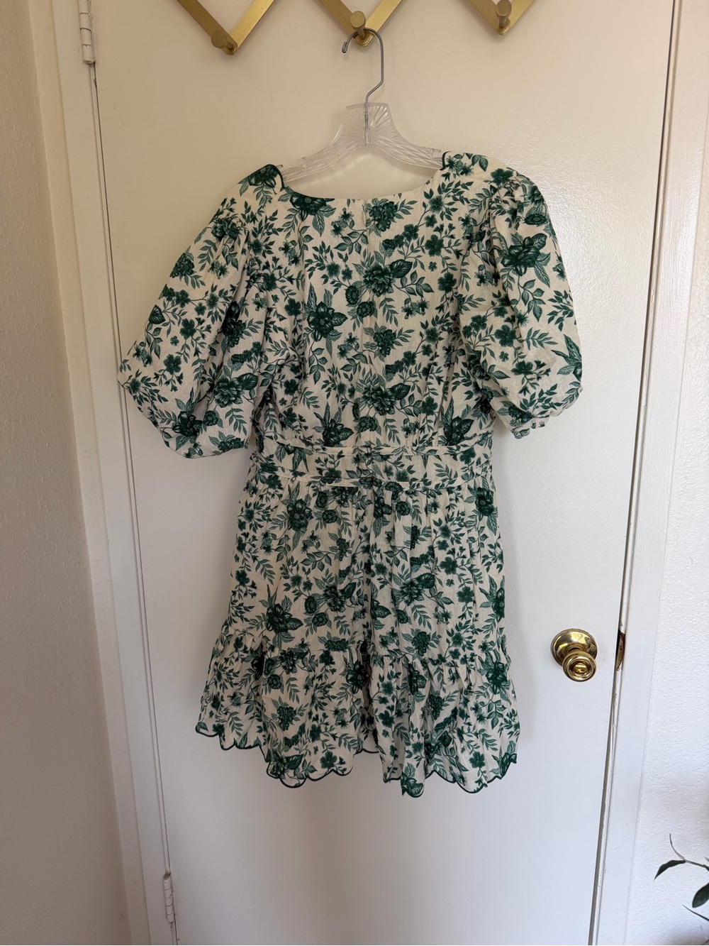 House of Harlow 1960 White Mini Dress with Green Floral Print - Picture 3 of 3